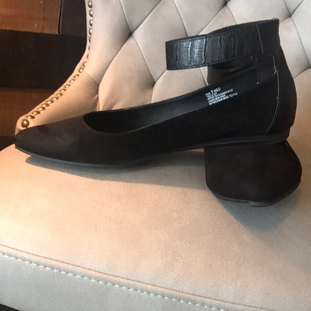 Kenneth Cole Flats
